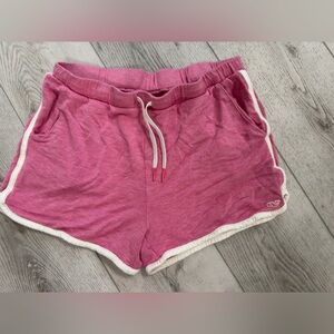 Girls Vinyard Vines shorts